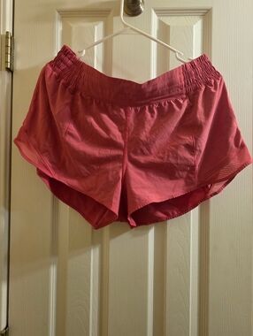 LULULEMON HOTTY HOT 2.5" INSEAM SHORTS IN BRIGHT PINK